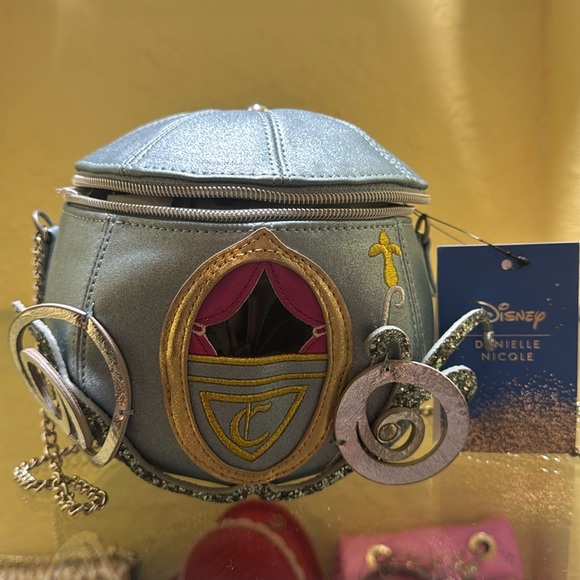 Cinderella carriage handbag Brand New with tags - Picture 2 of 3